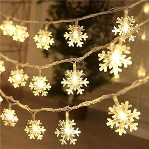 20 Ft 40 LED Snowflake String Lights Battery Operated Fairy Lights - Warm White